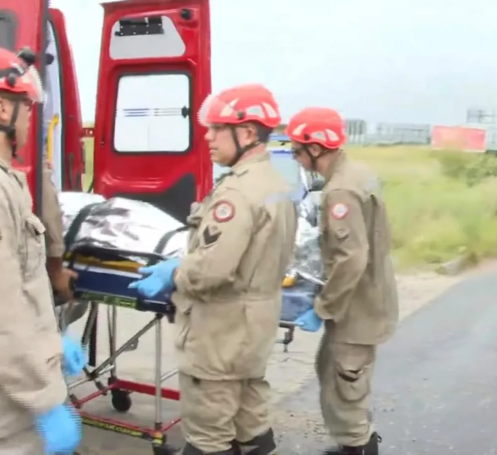 Mulher cai em buraco de mais de 6 metros ao fugir de tentativa de assalto em João Pessoa