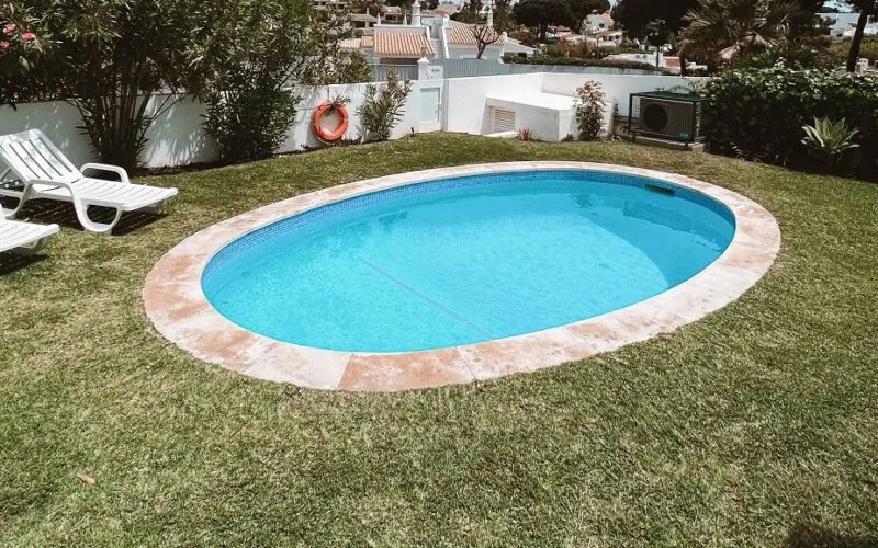 Menino de 5 anos morre após se afogar em piscina na cidade de Sapé