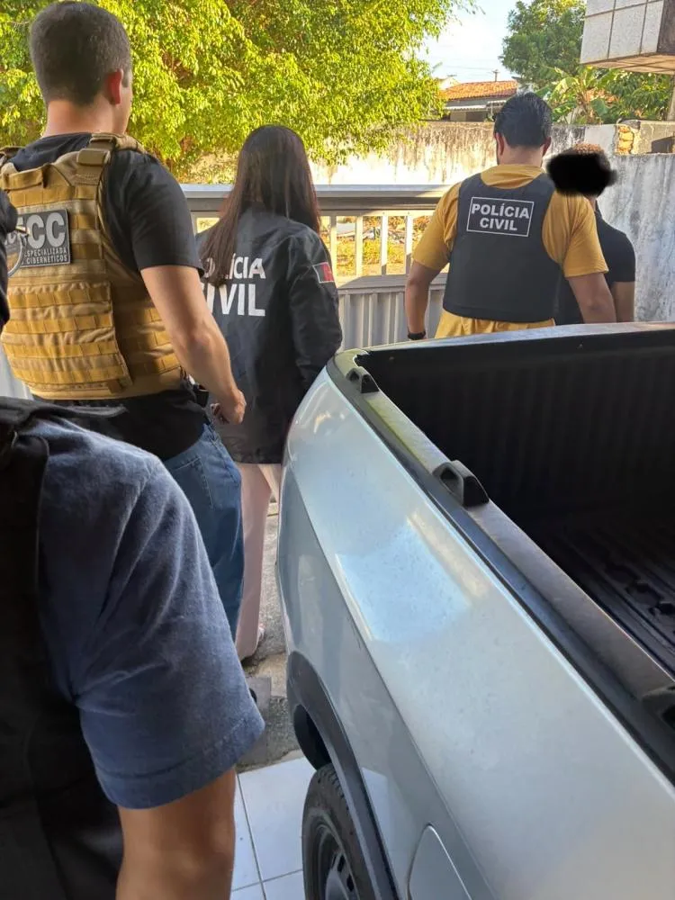 Estudante de Direito é preso suspeito de fotografar mulheres e publicar imagens em site pornográfico, em João Pessoa