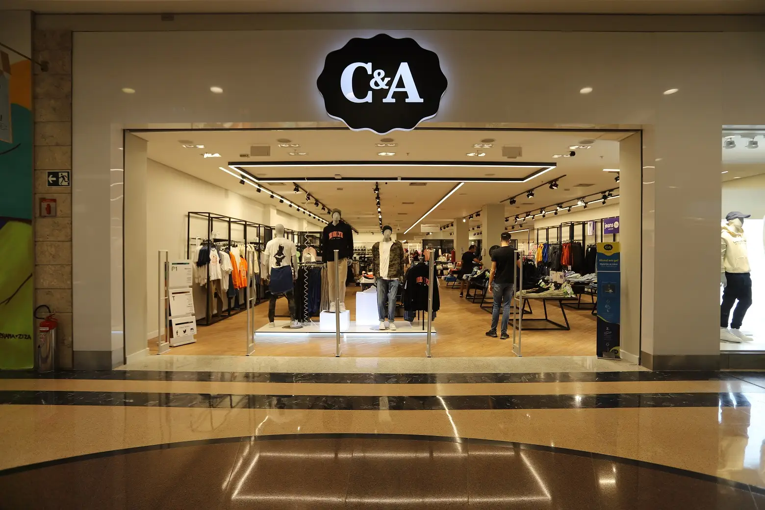 Varejistas brasileiras derretem no day after; C&A cai 50%, Renner 37%; Assaí perde 40% e Raia Drogasil 28%